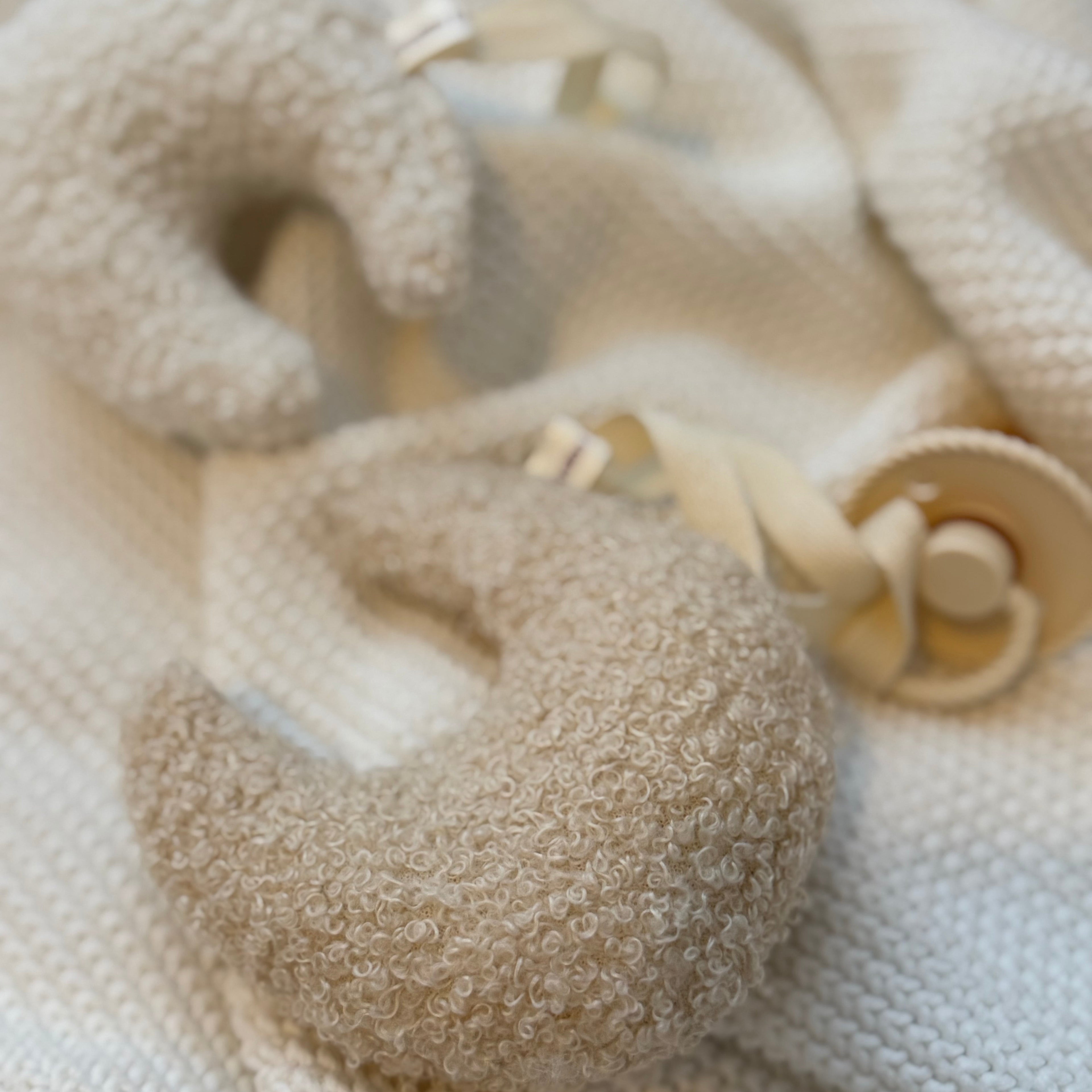 fopspeenknuffel maan wit en beige katoen